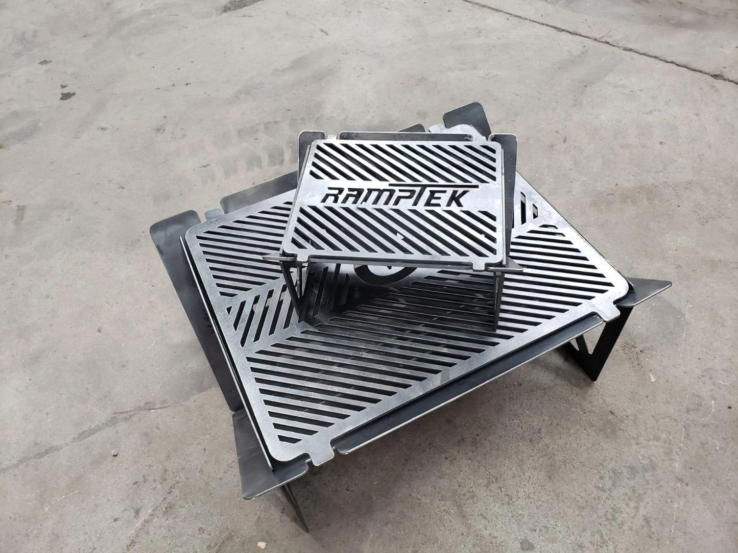 Large portable folding grill